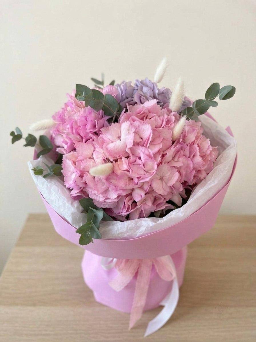 Моно-букет из 3 розовых гортензий
